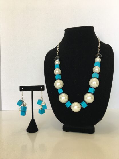 Glass Pearls with Blue Blocks Necklace Set by Gungun