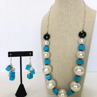 Glass Pearls with Blue Blocks Necklace Set