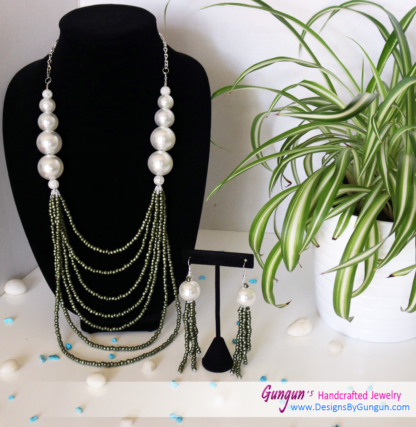 Large Acrylic Pearls and Green Glass Beads Necklace with Earrings